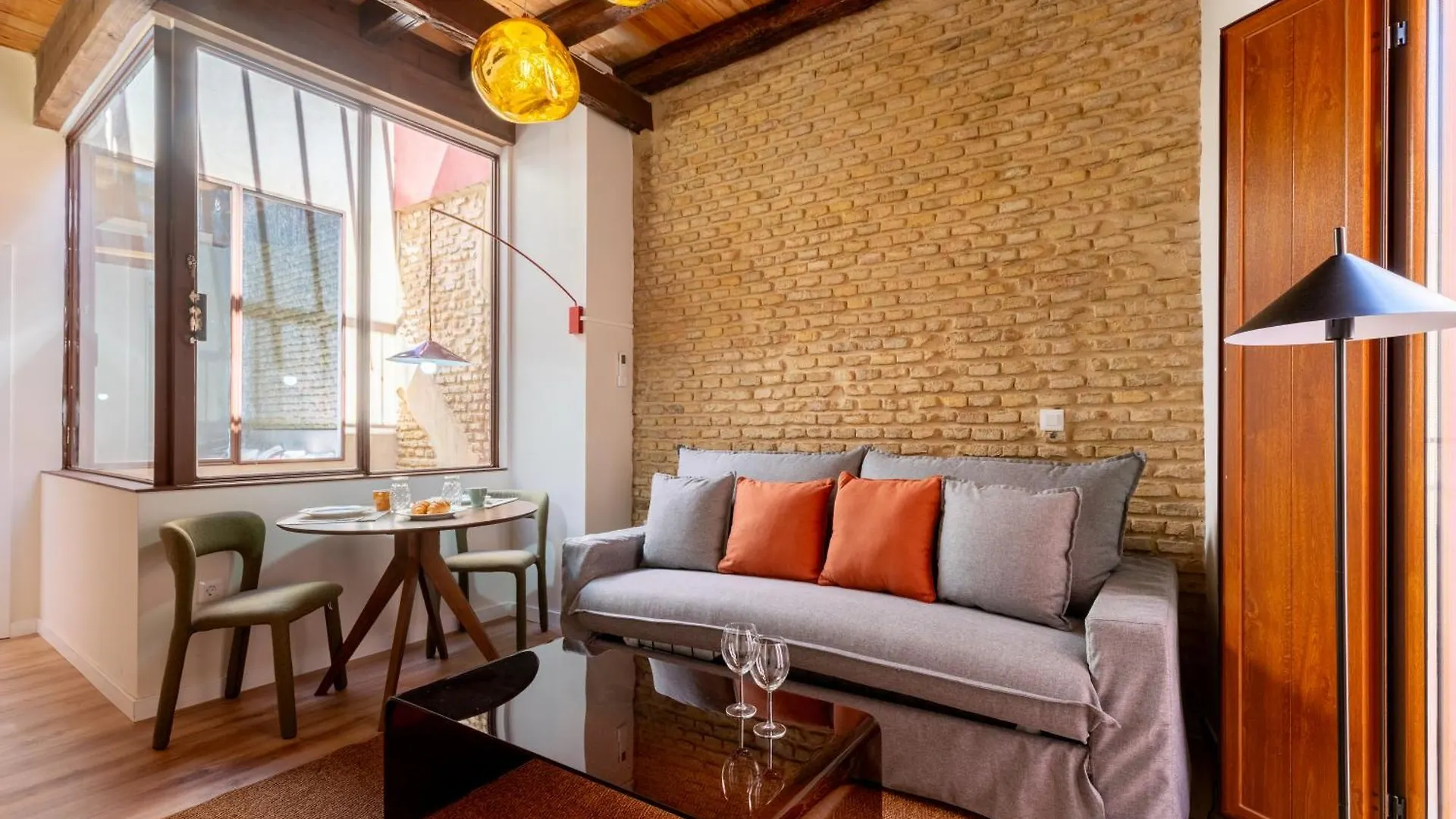 Aparthotel O&L Casa Barrabas Siviglia