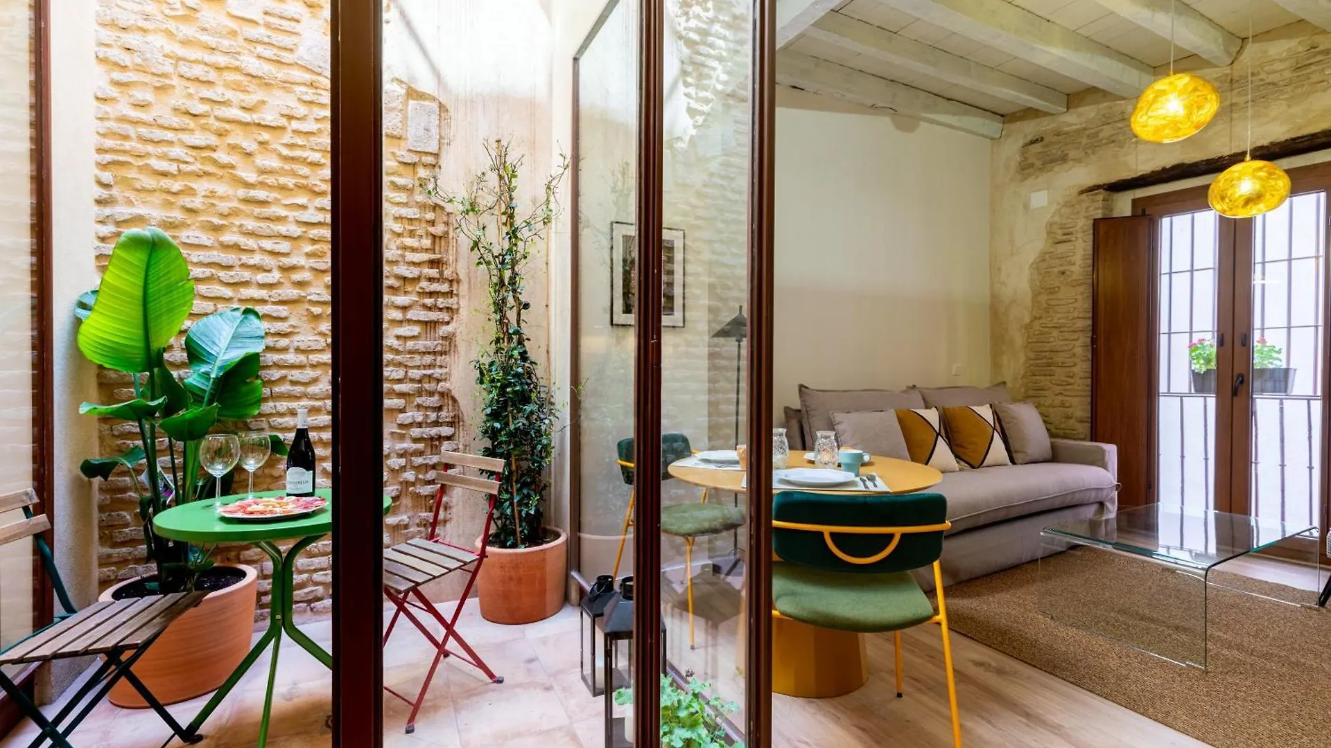 O&L Casa Barrabas Aparthotel Seville