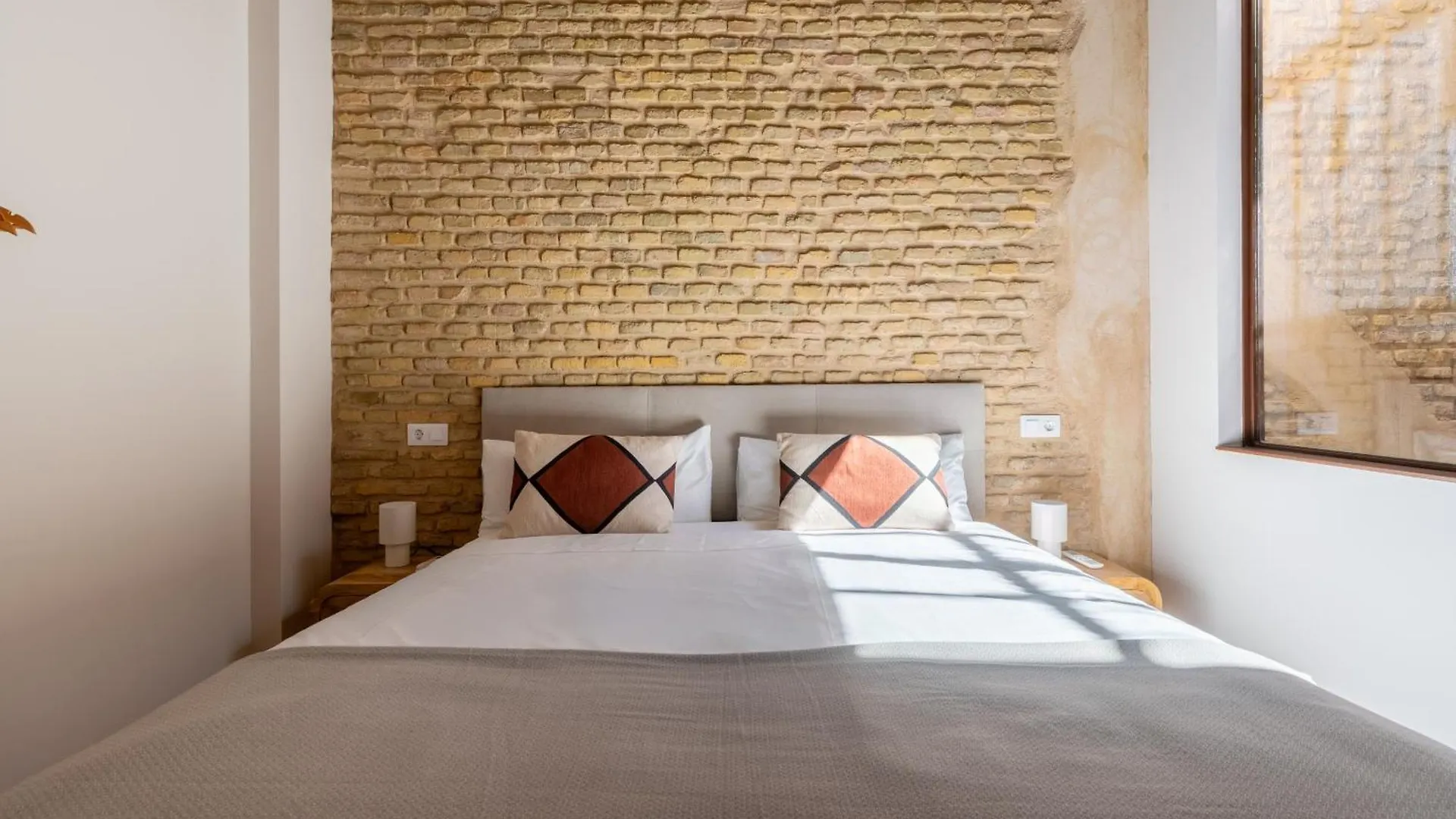 O&L Casa Barrabas Aparthotel Seville
