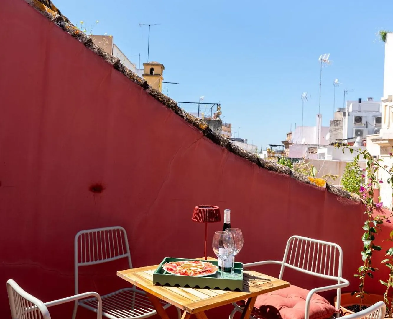 O&L Casa Barrabas Aparthotel Seville