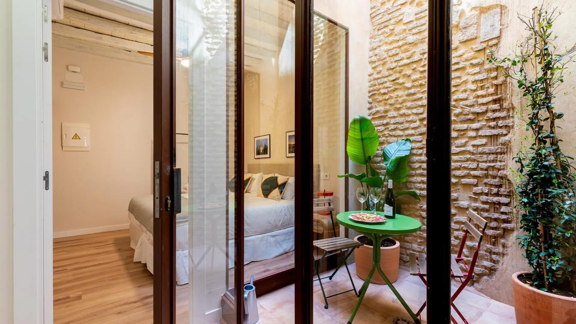 O&L Casa Barrabas Aparthotel Seville