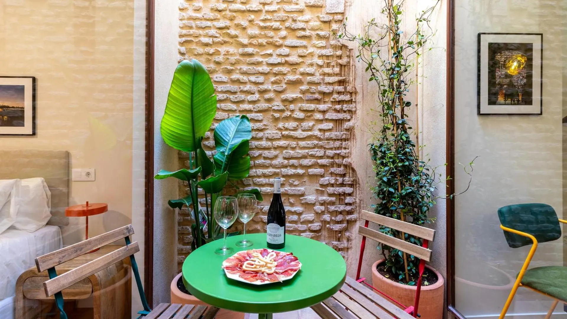 O&L Casa Barrabas Aparthotel Seville 0*,