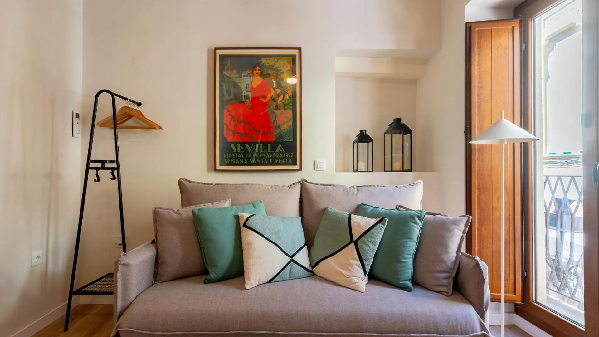 O&L Casa Barrabas Aparthotel Seville