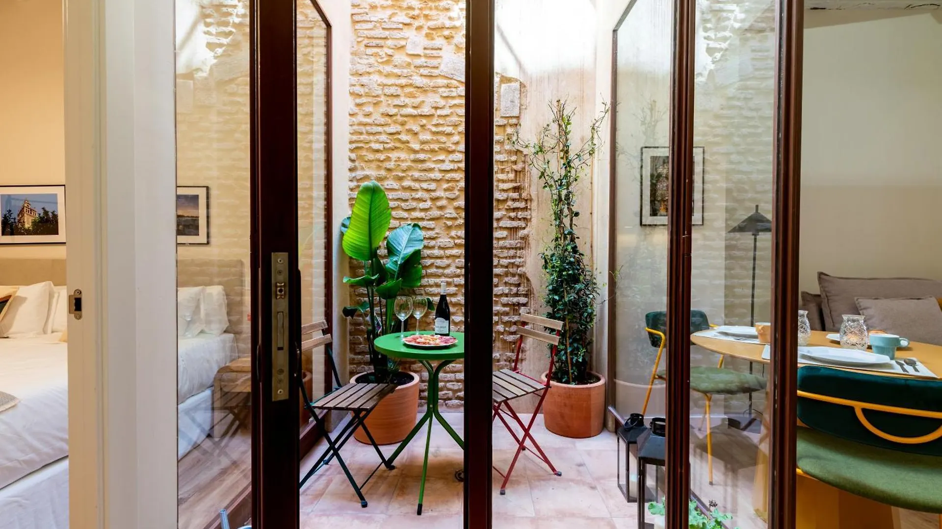 O&L Casa Barrabas Aparthotel Seville