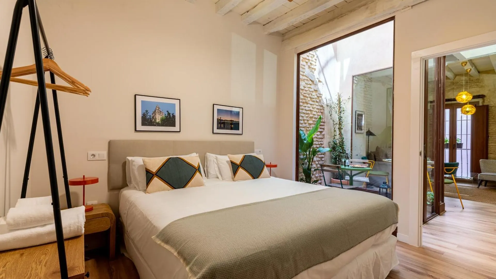 O&L Casa Barrabas Aparthotel Seville 0*,  Spain