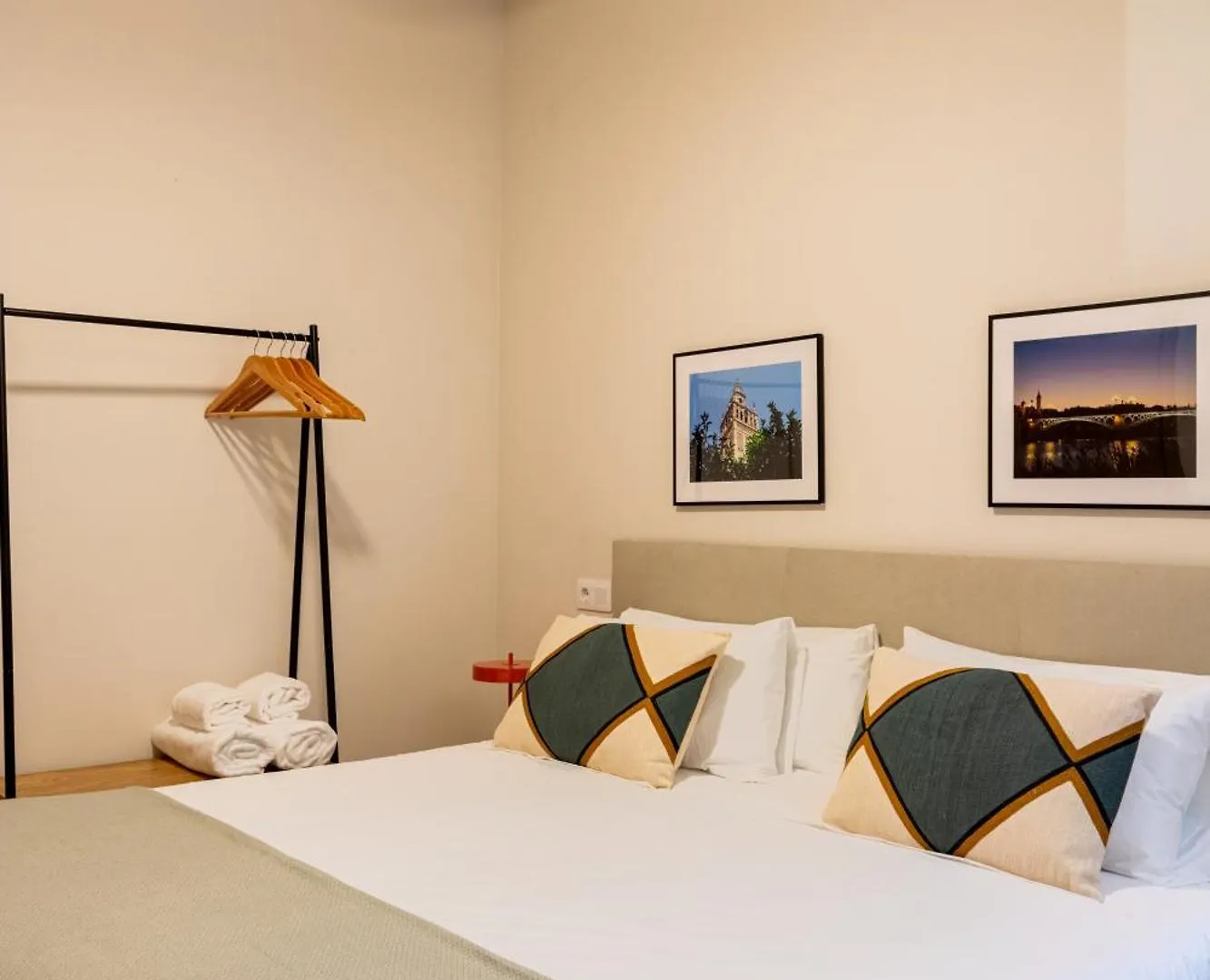 O&L Casa Barrabas Aparthotel Seville