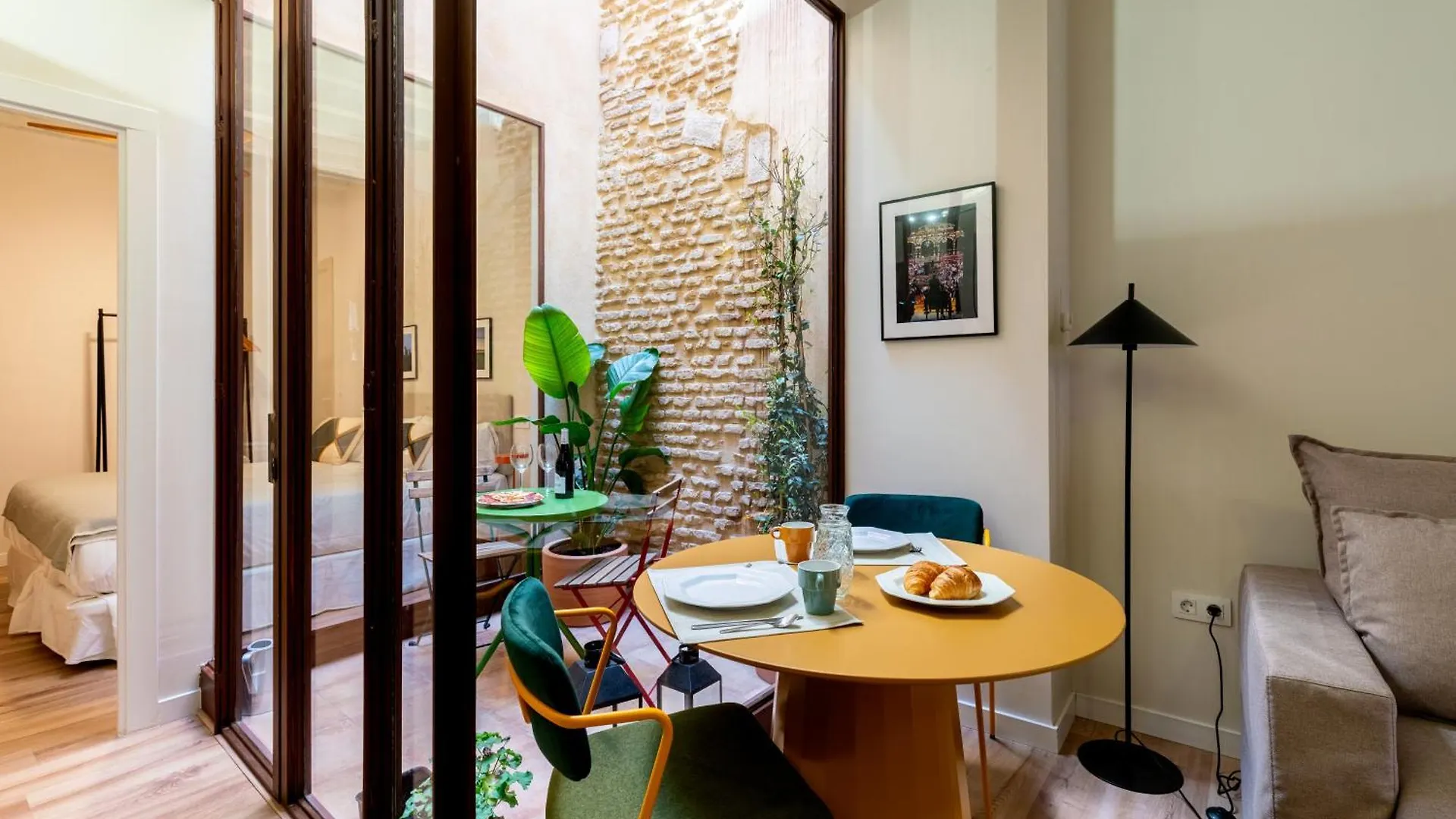 O&L Casa Barrabas Aparthotel Seville 0*,