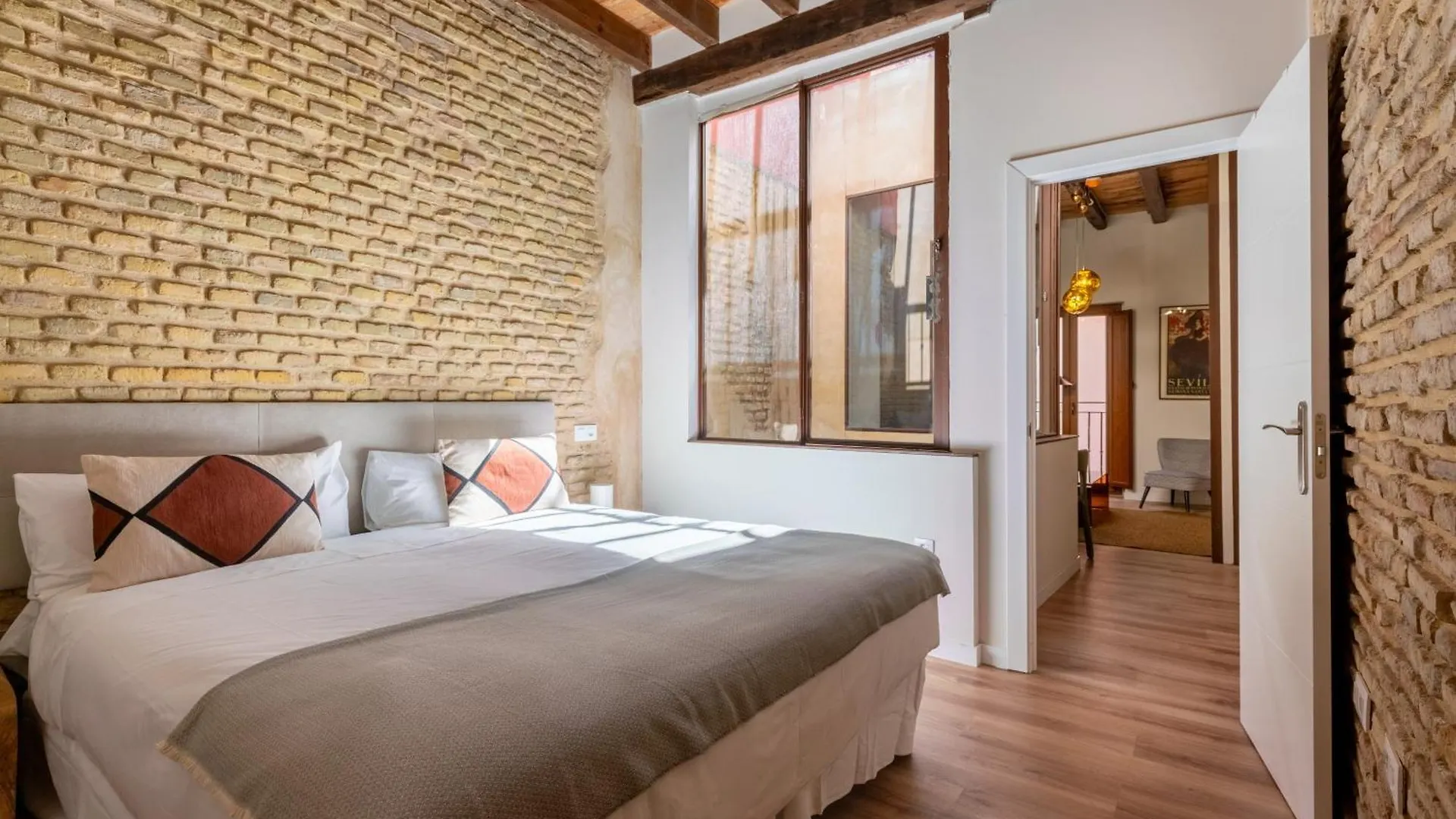 O&L Casa Barrabas Aparthotel Seville