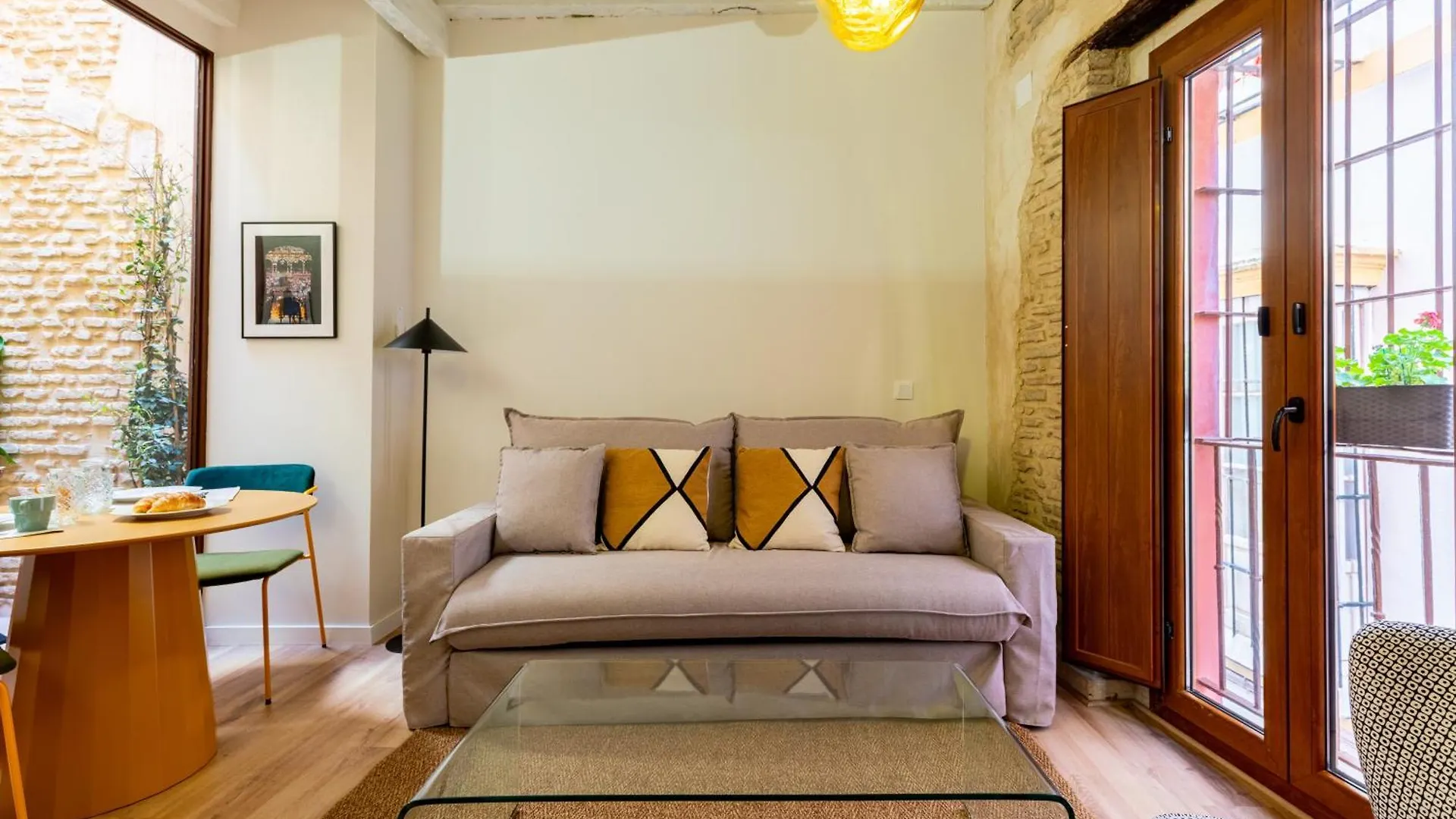 O&L Casa Barrabas Aparthotel Seville