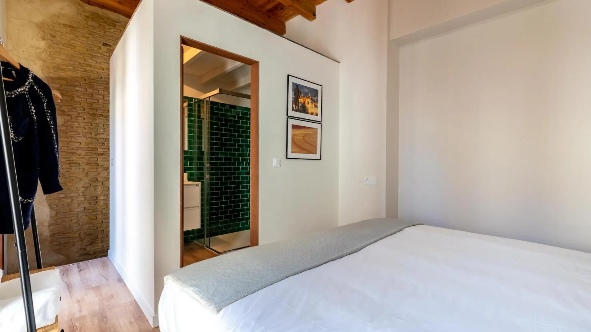O&L Casa Barrabas Aparthotel Seville